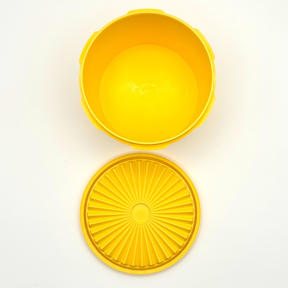 Vintage Tupperware Servalier Orange and Yellow Storage Containers - Picture 6 of 12